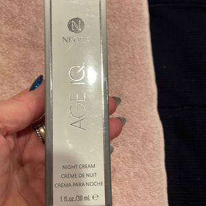 Neora Age IQ Night Cream